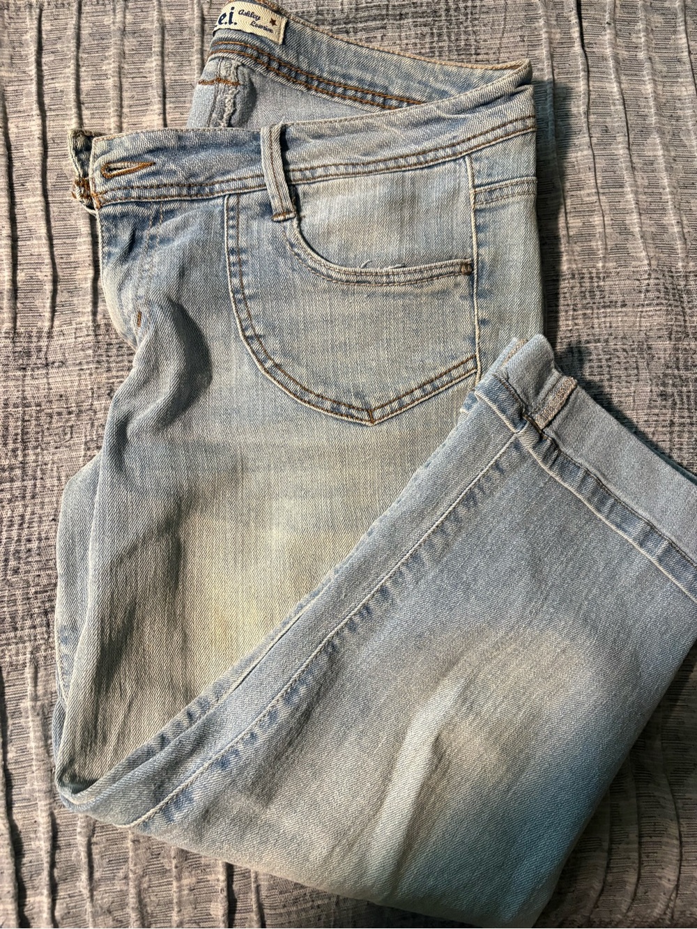lei Light Wash Cropped Ankle Jeans